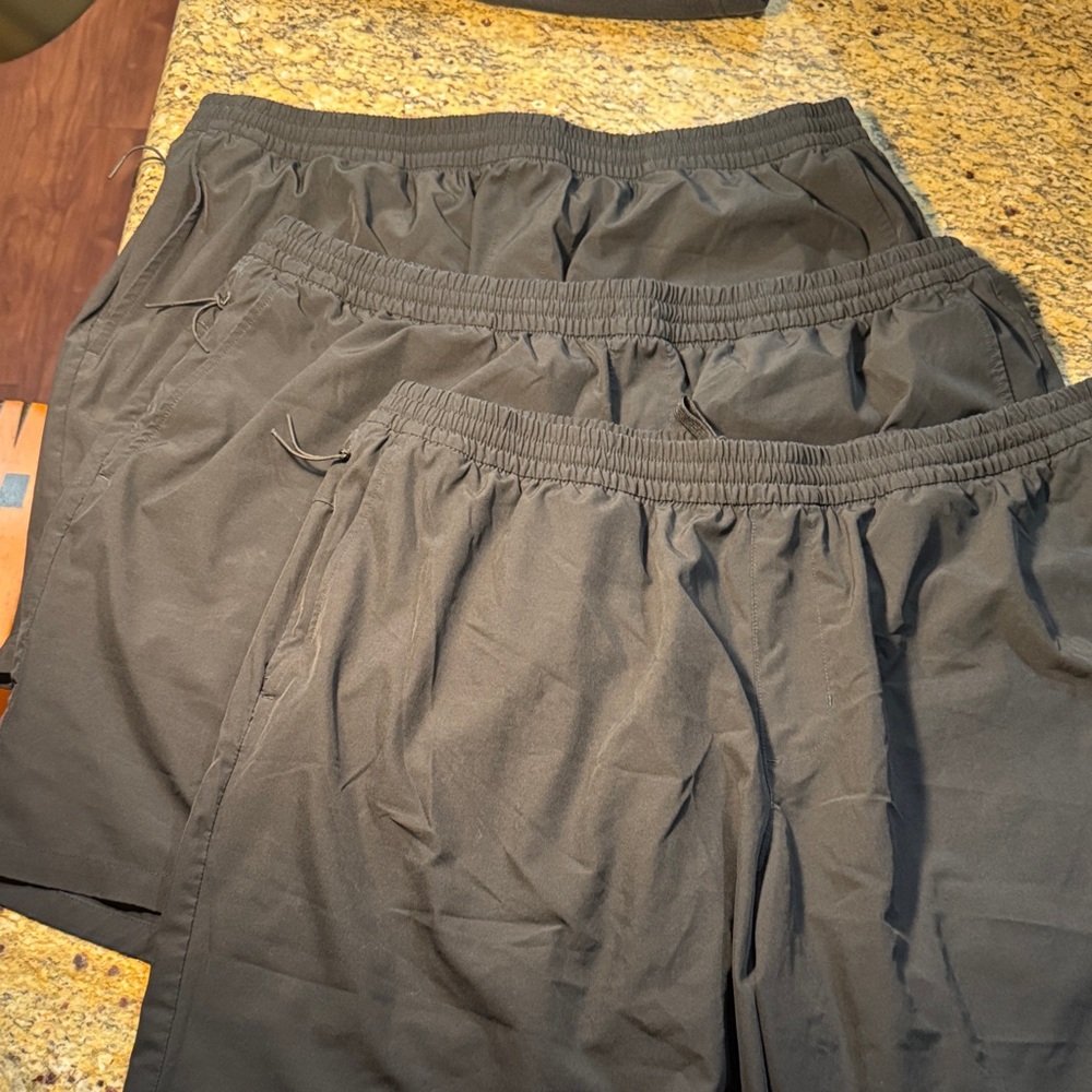 Set of FIVE IDENTICAL Black Gap Fit Shorts